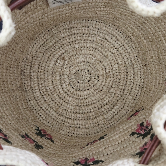 SEZANE MINI FARROW RAPHIA CROSSBODY BUCKET BAG SMALL PINK FLORAL EMBROIDERY - Picture 9 of 11